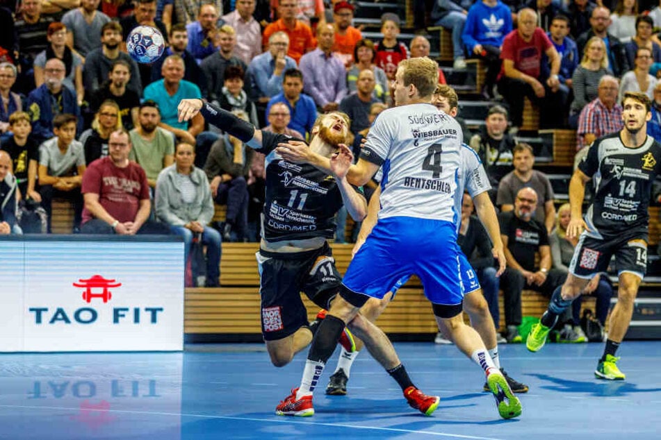 Arseniy
Buschmann (11) gegen Patrick Rentschler.