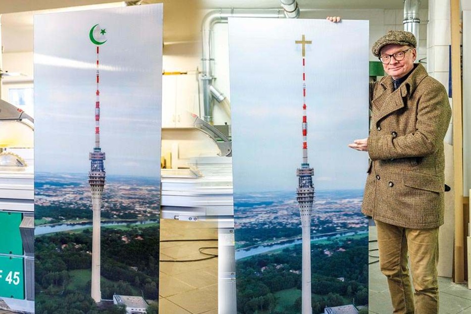 Uwe Steimle präsentiert stolz das große 3-D-Bild des Fernsehturms. Auf dessen Spitze ist als ein Motiv das christliche Kreuz zu sehen. Verändert sich der Blickwinkel, wird aus dem Kreuz ein Halbmond - oder ein Davidstern.