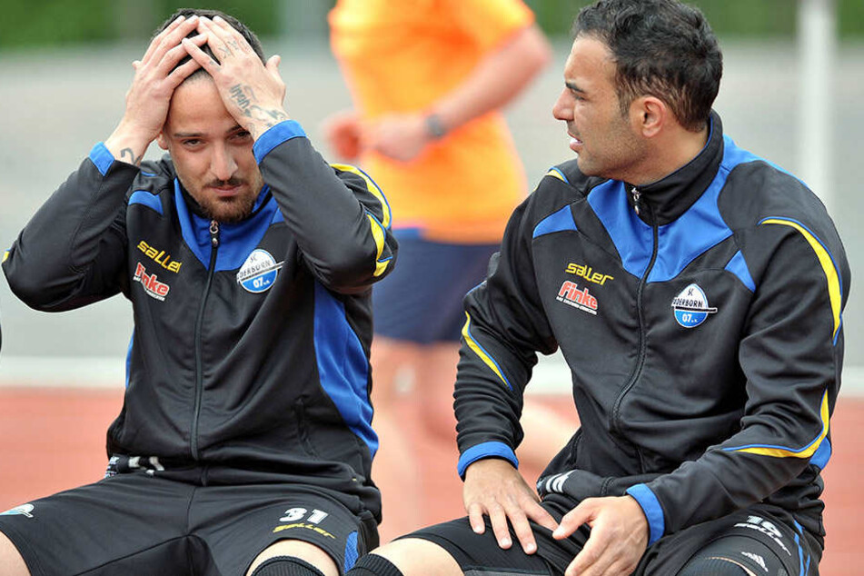 Deniz Naki (28, li.) spielte eine Saison lang für den SC Paderborn. Hier mit Mahir Saglik (34).
