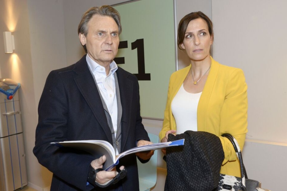 Katrin und Jo begreifen, dass ihre Tochter womöglich nie wieder laufen können wird.