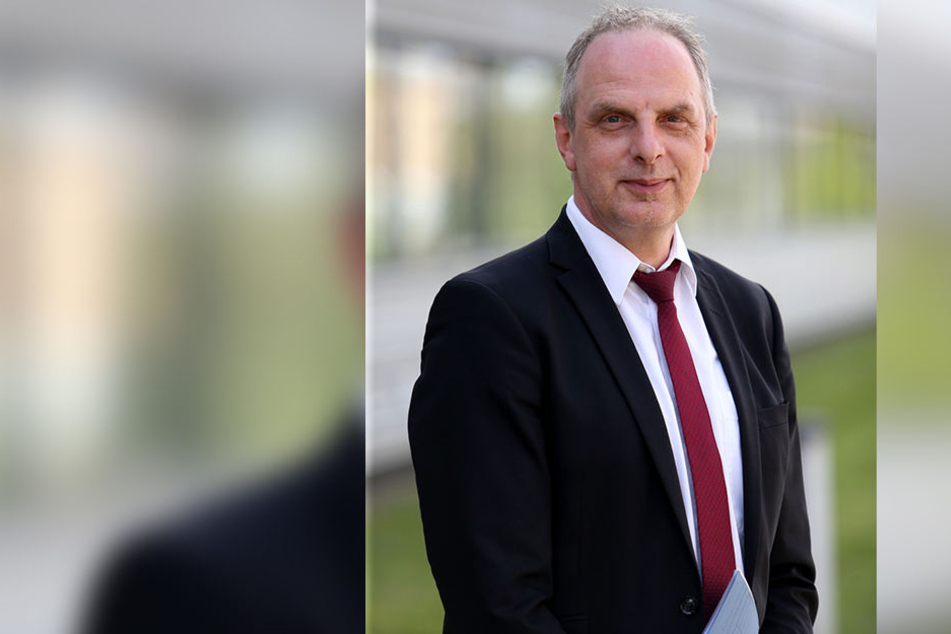 SPD-Stadtrat und Bundestagsabgeordneter Detlef Müller (54) hat jahrelang für den Streckenausbau nach Leipzig gekämpft.