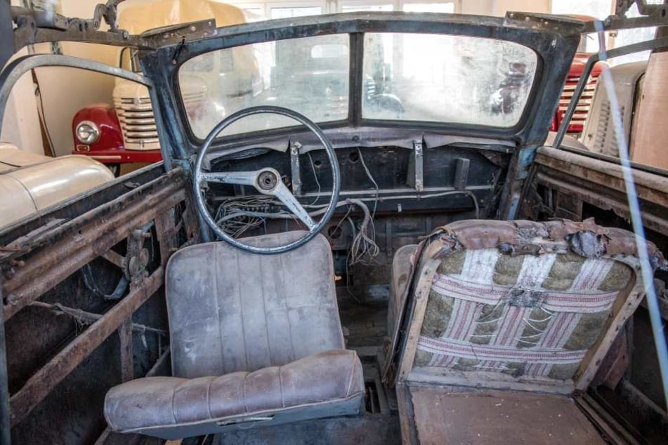 Blick in ein Restaurationsobjekt: Für rund 50.000 Euro kann dieses IFA F8 Cabrio saniert werden - wenn sich ein Käufer findet.
