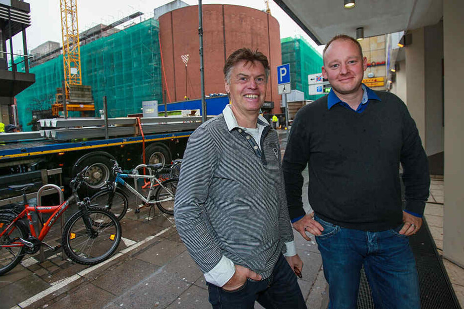 Die Geschäftsleute Andreas Kurpiers und Nico Möhring hoffen, dass der Baulärm bald ein Ende hat.