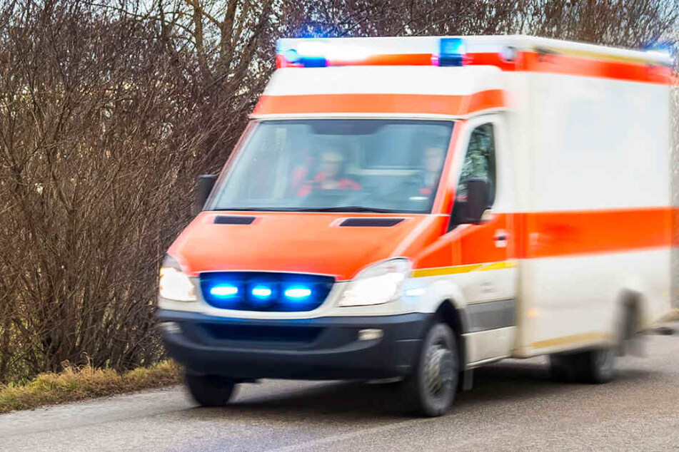 Mit schweren Verletzungen kam der Mann in ein Krankenhaus. (Symbolbild)