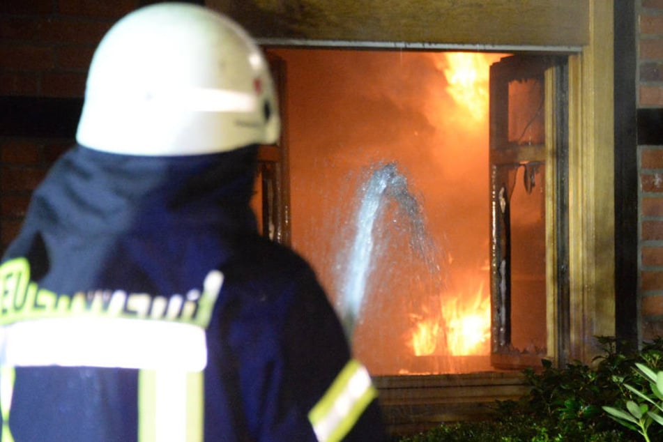 Das Haus brannte komplett aus.