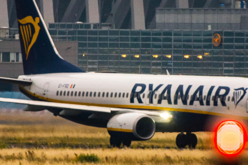 Die Piloten von Ryanair treten am Freitag in den Streik (Archivbild).