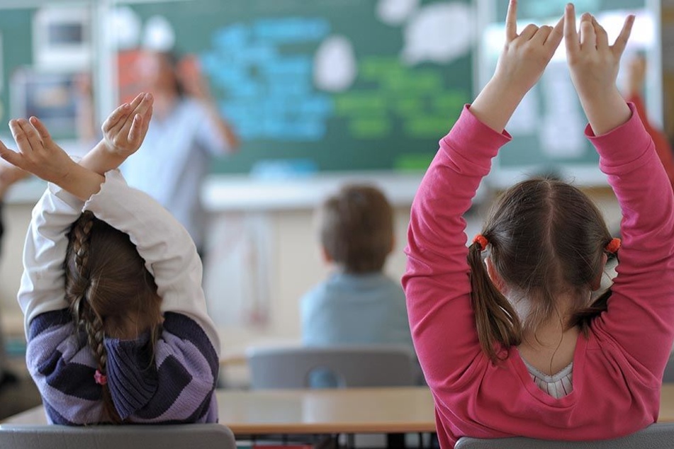 Knapp 120 Kollegen sind laut Ministerium schon verpflichtet. Zudem sollen möglichst alle 500 Referendare, die fertig werden, gebunden werden.