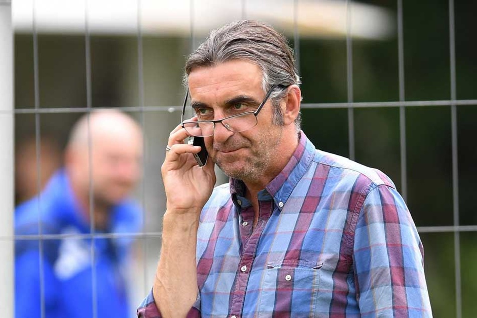 Nachricht angekommen? Dynamos Sportchef Ralf Minge will dem CFC helfen.