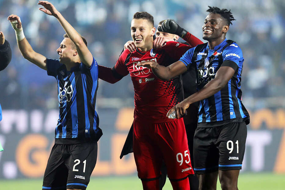 Duvan Zapata (r.) ist mit 22 Toren zweitbester Torjäger der italienischen Serie A.