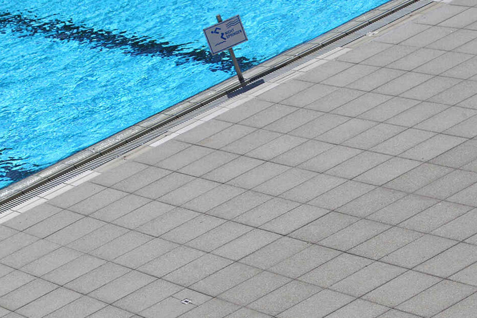Während vor genau einem Jahr schon Sommer war, herrscht 2019 noch Leere in den Bädern.