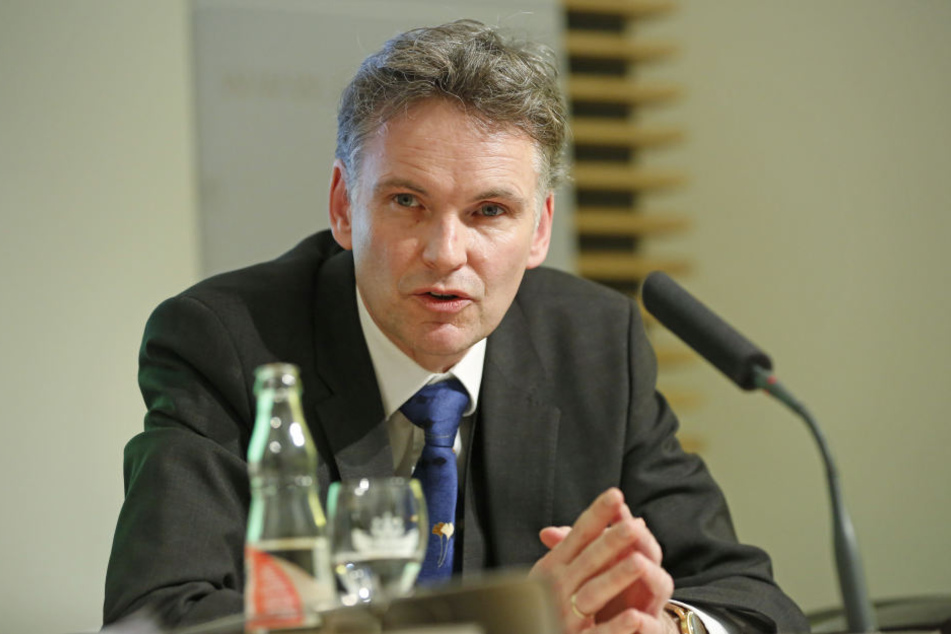 Sachsens Verfassungsschutz-Chef Gordian Meyer-Plath ist besorgt ob der zunehmenden Gewalt gegen die AfD und ihre Einrichtungen.