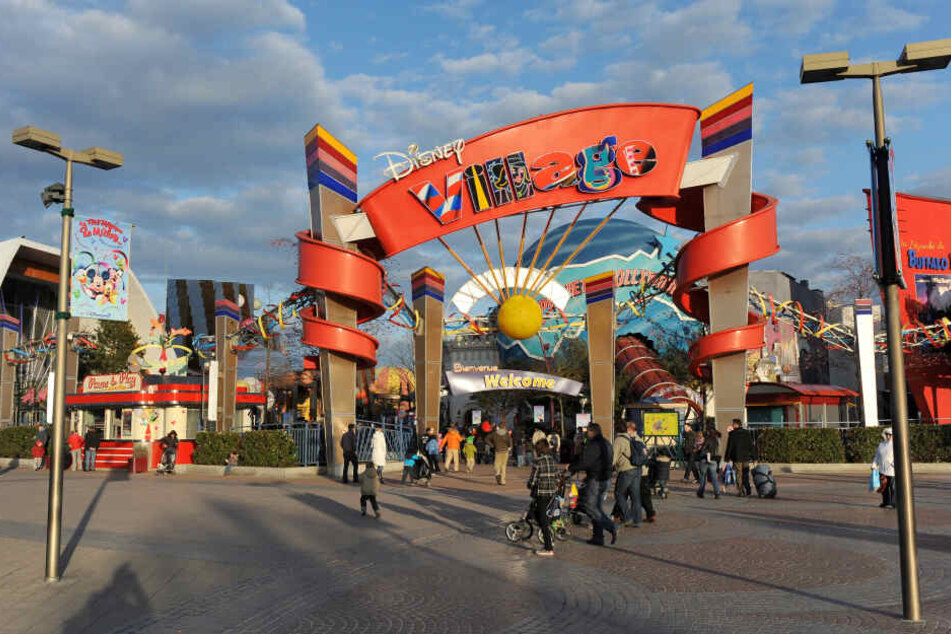 Der Eingang zum Disney Village, im Disneyland Resort Paris.