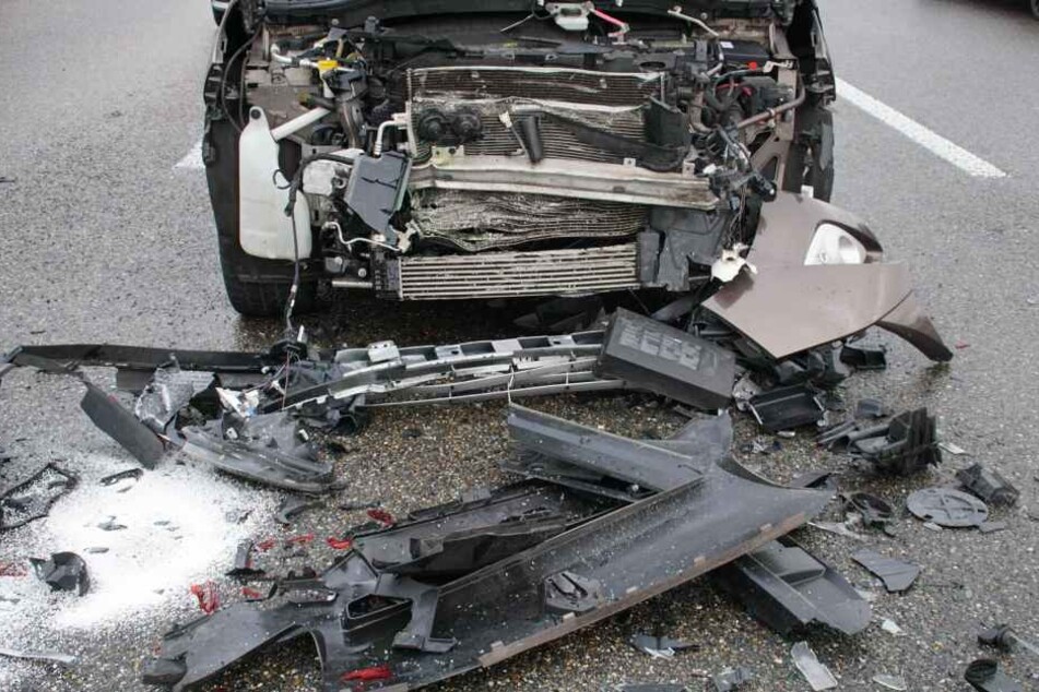 Drei Wagen waren in dem Unfall verwickelt. Die Fahrer kamen mit dem Schrecken davon.