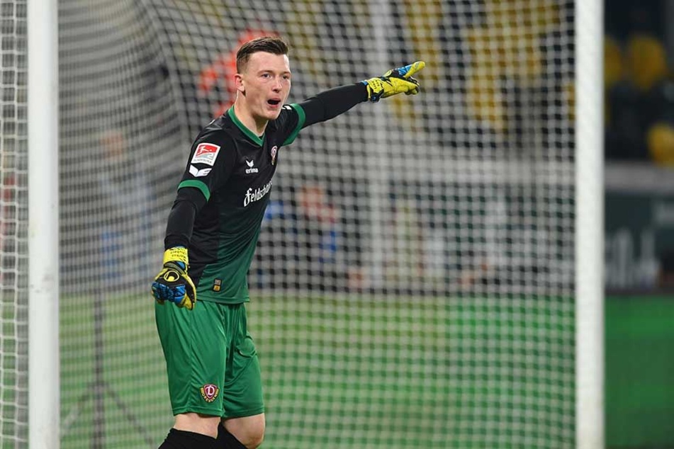 Markus Schubert dort, wo er sich am wohlsten fühlt. Im Dynamo-Tor im DDV-Stadion. Vier Zweitligaspiele hat der 19-Jährige bisher absolviert.
