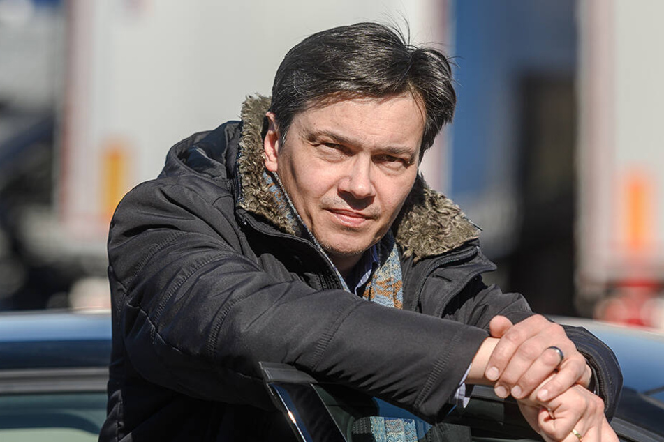 "Autobahnen mit unseren Steuergeldern rechtzeitig sanieren" - das fordert Thomas Richter (46).