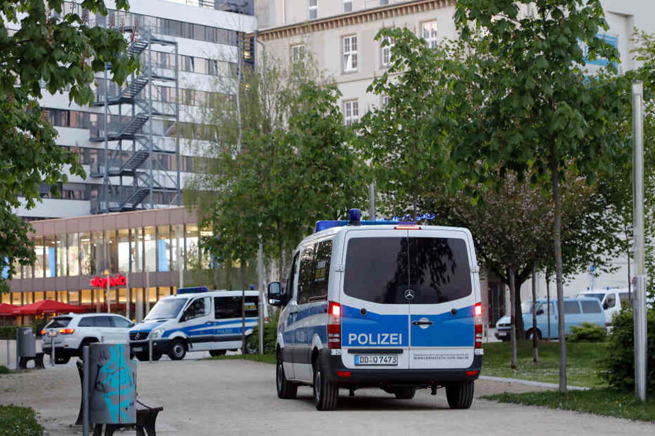 Die Polizei schnappte am Johannisplatz einen mutmaßlichen Dealer (Archivfoto).