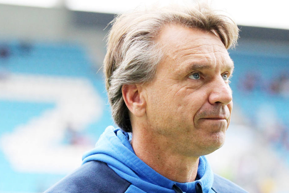 Horst Steffen bittet für seine Mannschaft um Geduld. Vor allem auch gegen Pokalschreck Osnabrück.