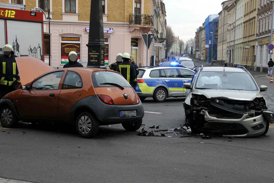 Beide Fahrzeuge krachten am Wettiner Platz in Wurzen zusammen.