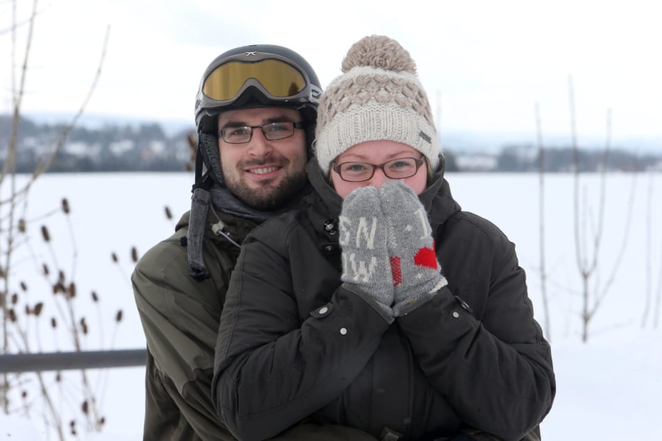 Holm (27) und Anja (28) sind auf die Kältewelle vorbereitet.