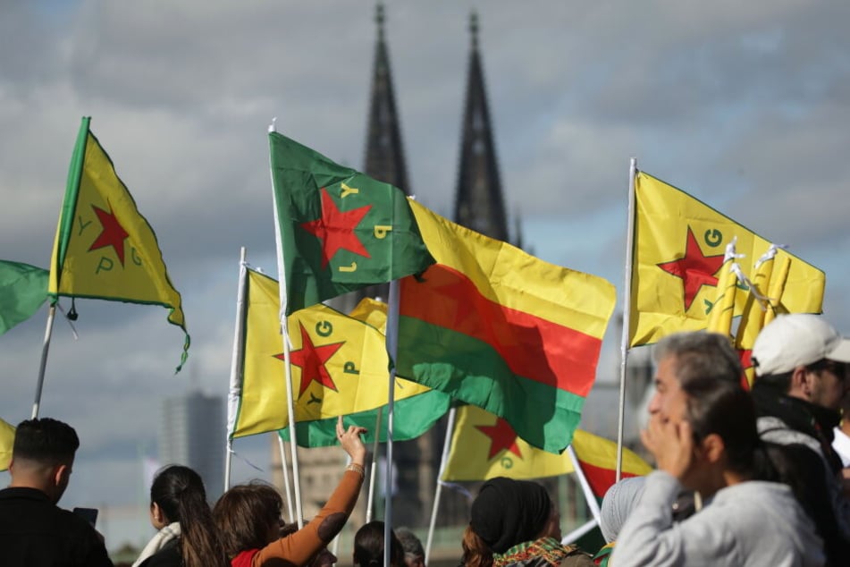 Bei der Demo in Köln kamen am Samstag mehrere Tausend Menschen zusammmen.