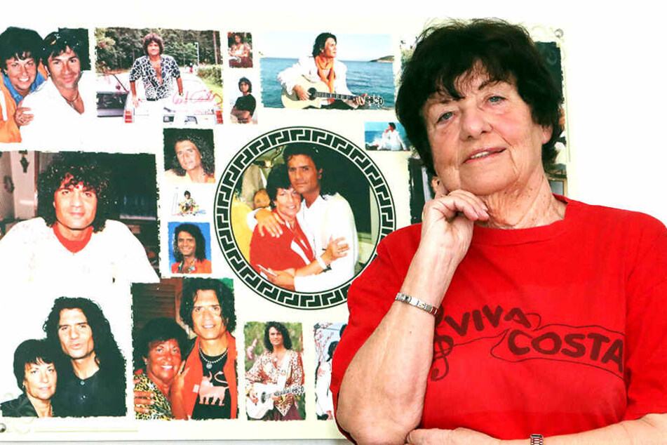 Heidi Stich (78) ist Costa-Fan durch und durch, was man am heimischen Wandschmuck unschwer erkennt.