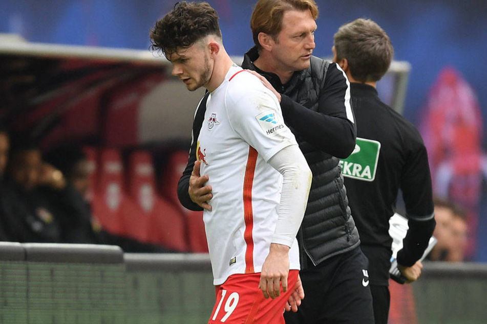 Erneut glücklos verlässt Oliver Burke betröppelt den Platz.