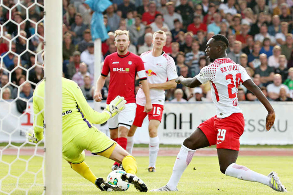 Neuzugang Jean-Kévin Augustin (20) landete gleich drei Treffer beim Testspiel gegen SV Dessau 05.