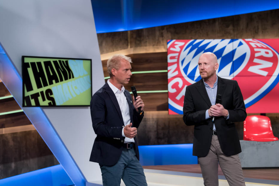 Der Fußball-Experte Matthias Sammer (r) und Jan Henkel moderieren bei Eurosport. (Archivbild)