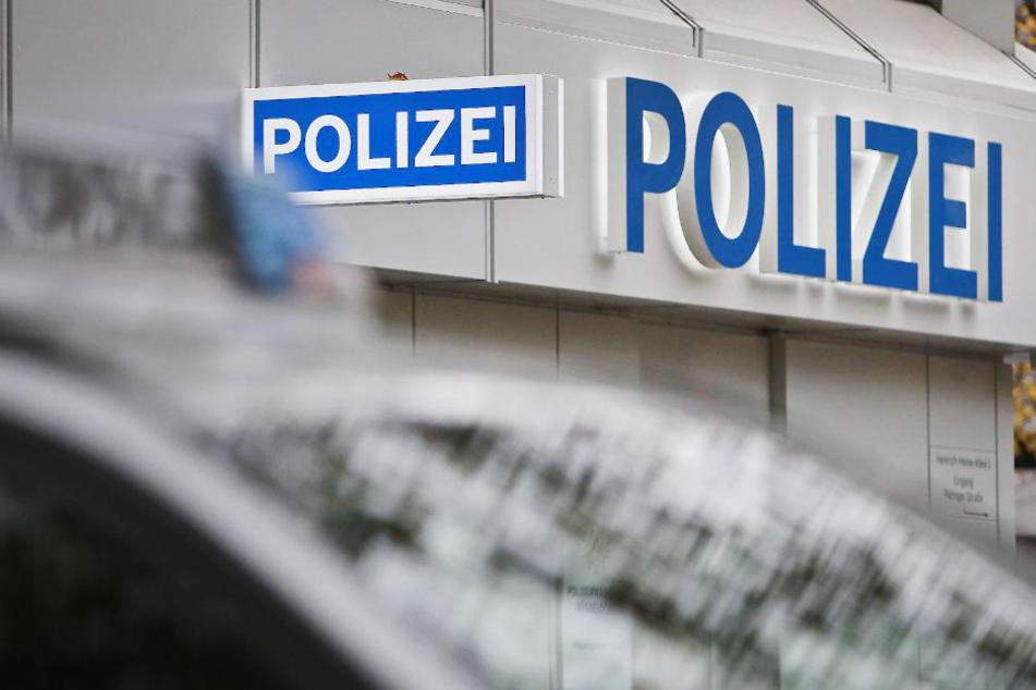 Die Frau verstarb noch an der Unfallstelle. (Symbolbild)