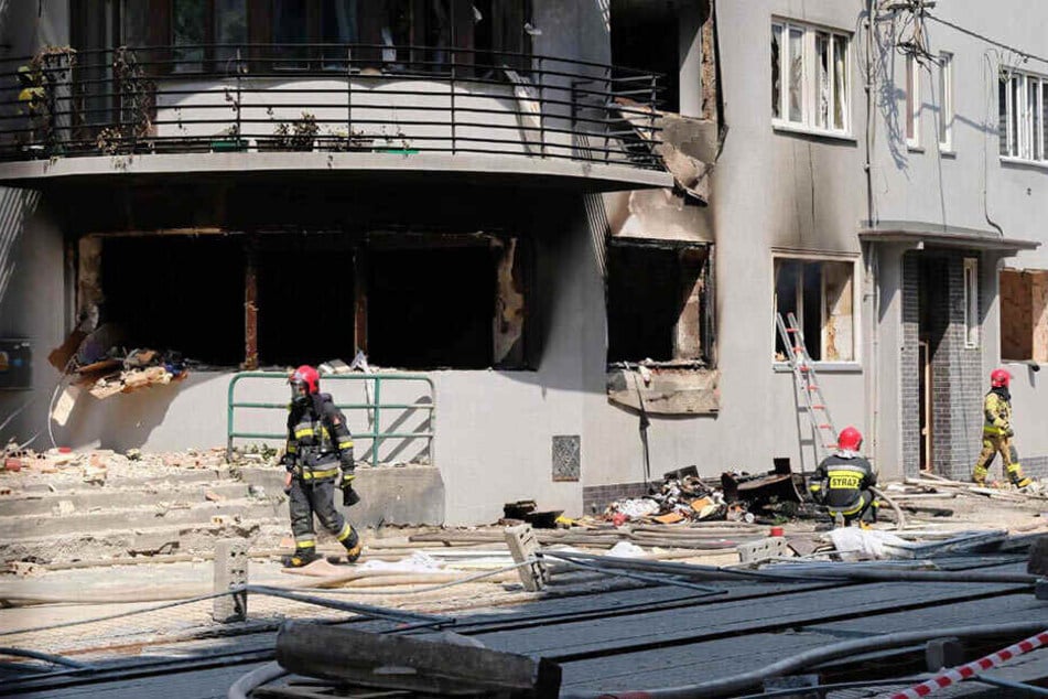 Eine Wohnung im Erdgeschoss brannte vollständig aus.