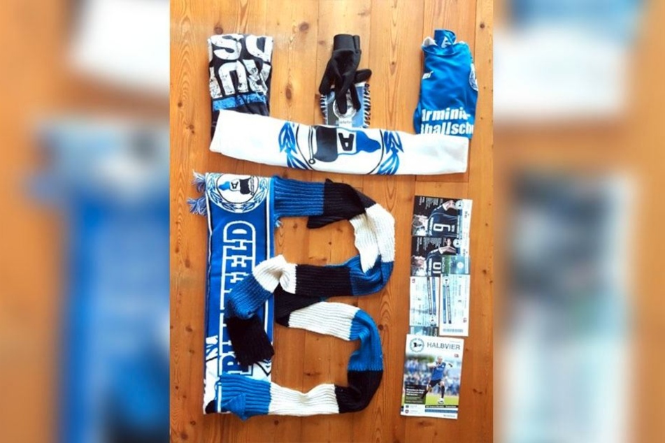 Hier kreierte ein DSC-Fan das Logo aus Arminia-Fanartikeln.