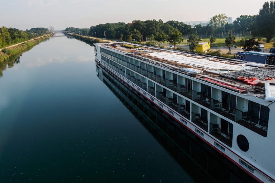 Das Schiff musste evakuiert werden. (Symbolbild)