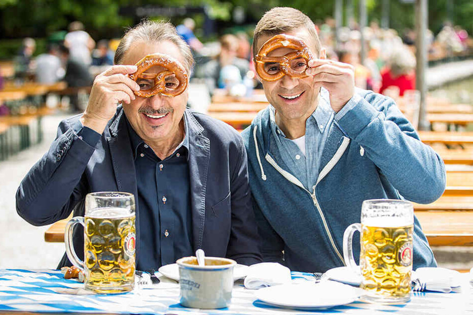 Wolfgang Stumph (70, l.) bringt
zur Preview seiner Heimat-Doku Moderator Kai Pflaume (49) mit ins Rundkino.