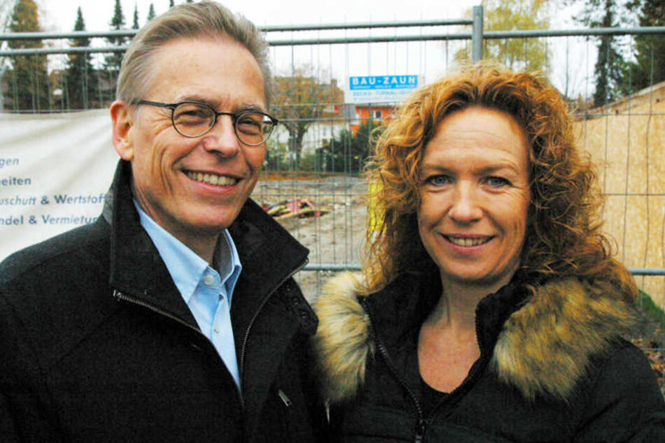 Stefan Bender (links) und Michaela Vornholt (rechts) freuen sich auf die neuen Möglichkeiten, die der Neubau der Kinder- und Jugendpsychiatrie in Paderborn mit sich bringt.