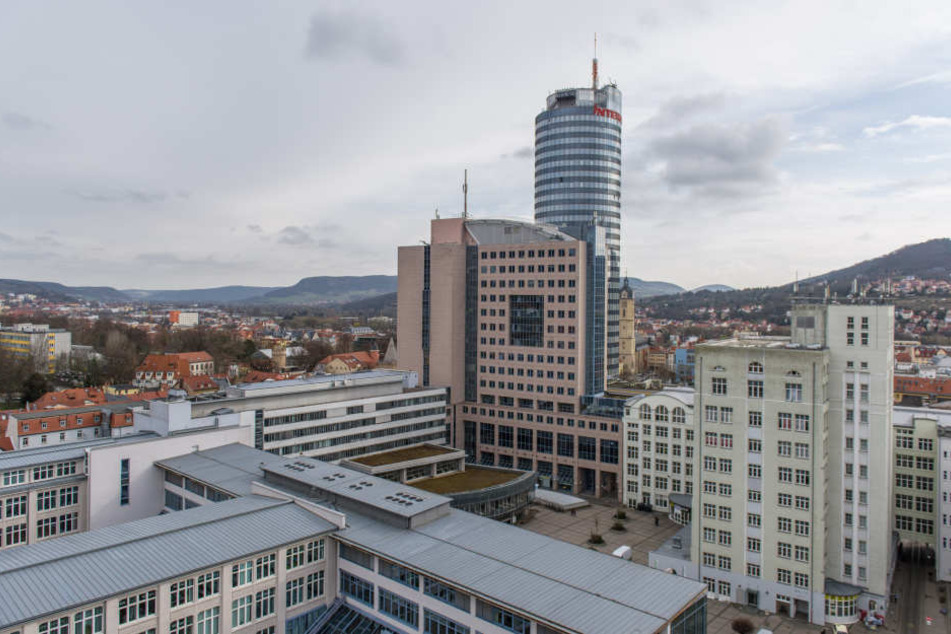 Teile der Friedrich-Schiller-Universität in der Jenaer Innenstadt.