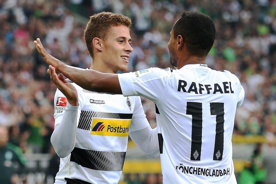 Das Offensivduo Raffael und Thorgan Hazard will Leipzig am Dienstag das Leben schwer machen.
