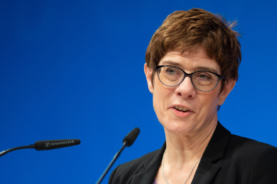 Annegret Kramp-Karrenbauer beim politischen Aschermittwoch in Hessen.