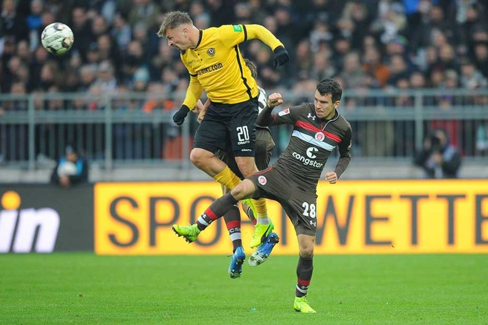 Sorgte für frischen Schwung: Nach seiner Einwechslung mischte Patrick Ebert (o.) noch einmal kräftig mit, schüttelte gleich zwei Pauli-Spieler ab.