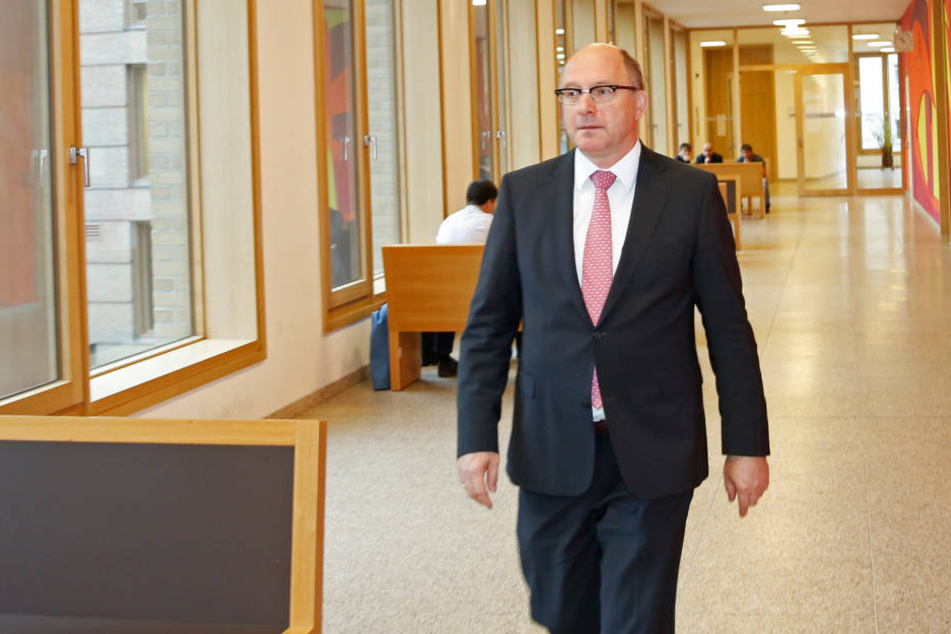 Sogar Amtsgerichtspräsident Hans Strobl wurde vom Angeklagten belästigt.