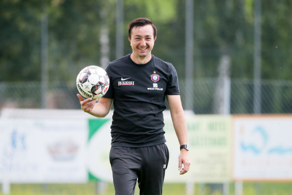 FCE-Trainer Daniel Meyer kann sich über eine gute Vorbereitung freuen. Mit einem Lächeln schaut er jetzt Richtung Union.