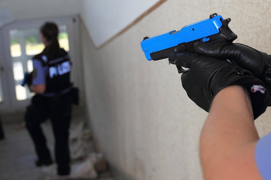 Im Einsatz müssen Polizisten die Situation innerhalb von Sekunden einschätzen können. (Symbolfoto)