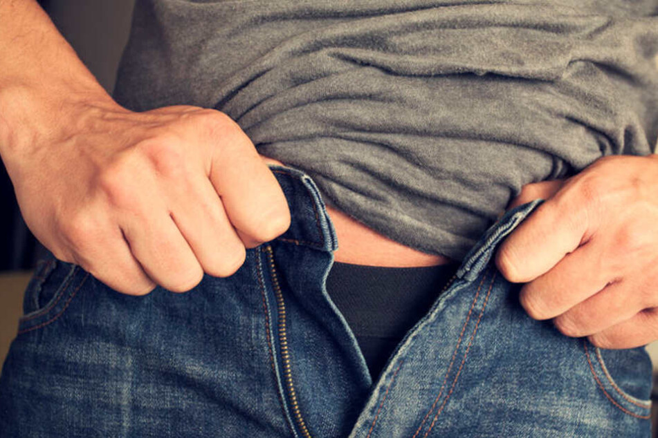 Der 29-Jährige Libanese legte im Zug ungeniert Hand an. (Symbolbild)