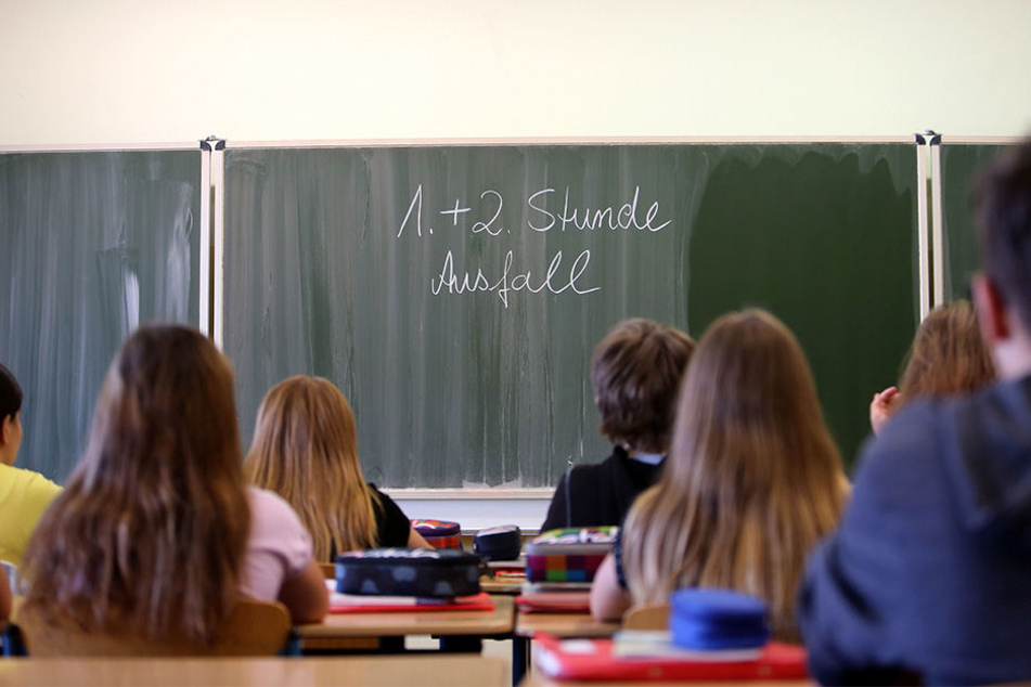 Chemnitz und Region plagen ein echter Lehrer-Notstand: Im Juni fehlten noch rund 100 der 186 zu besetzenden Stellen.