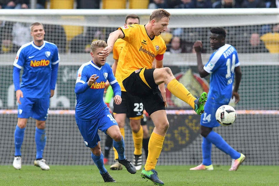 Dynamo-Kapitän Marco Hartmann (am Ball) dürfte heute wieder auf seine angestammte Sechserposition zurückkehren.