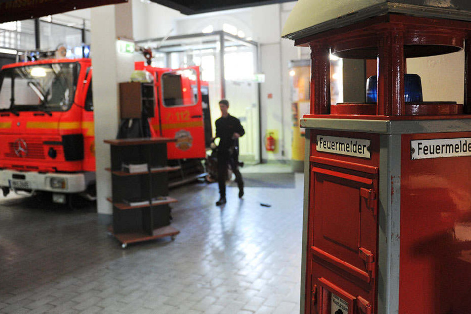 Die Kameraden von der Feuerwehr rückten an, obwohl es nirgendwo brannte. (Symbolbild)