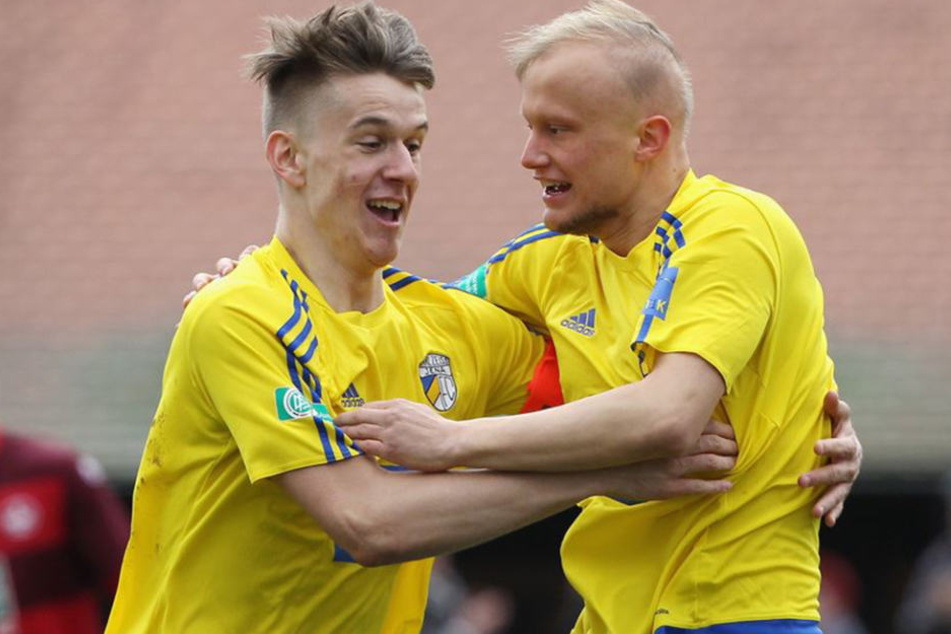 Maximilian Weiß (rechts) und Florian Dietz (links) beim Jubel.