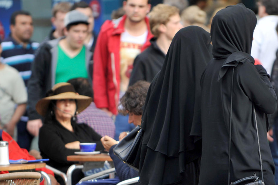 Die mehr als 100.000 Stimmen für eine Volksabstimmung sollen noch am Freitag in Bern offiziell übergeben werden.