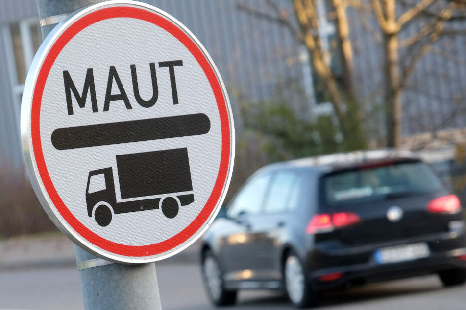 Müssen in Deutschland bald alle Autofahrer eine Maut entrichten? (Symbolbild)