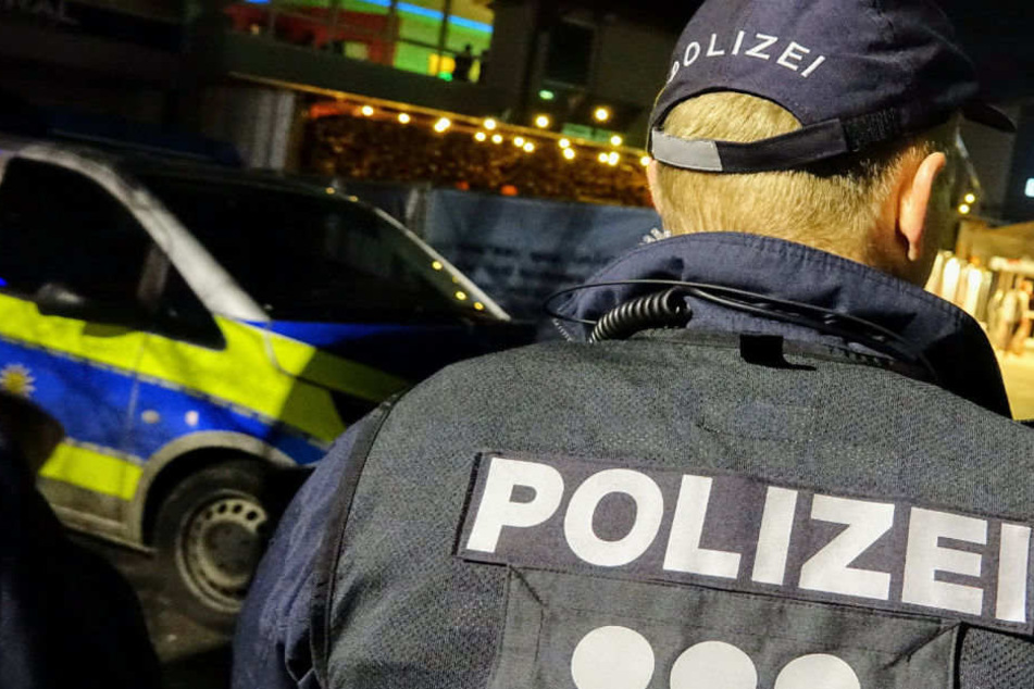 In Preetz wurden zwei Polizisten von Jugendlichen attackiert. (Symbolbild)