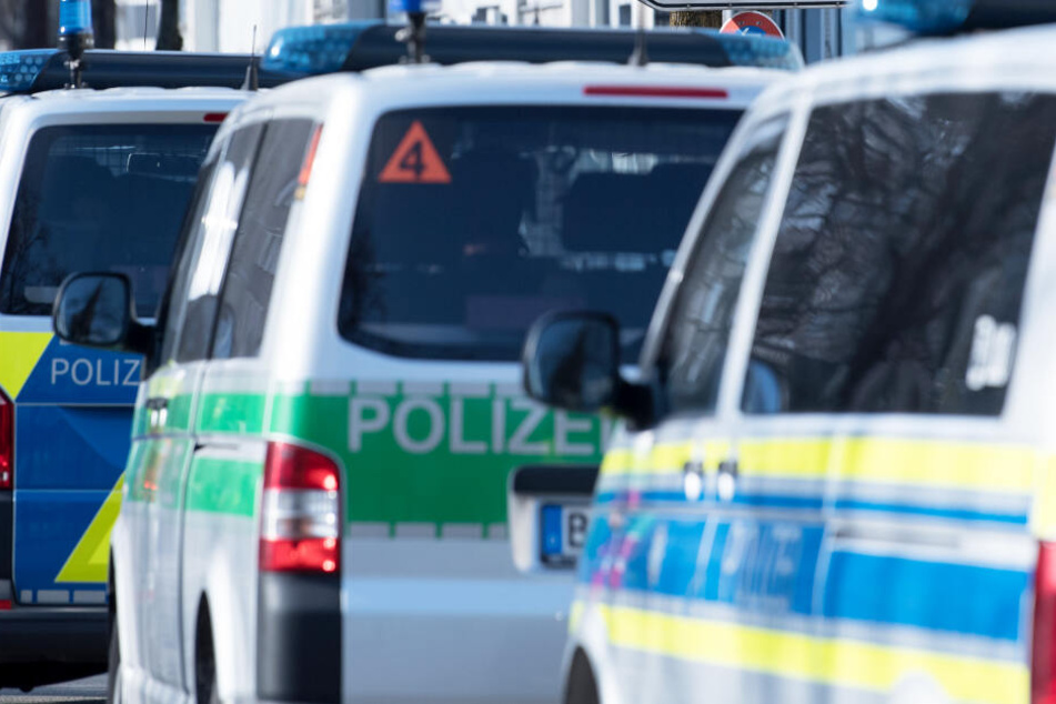 In einem Asylbewerberheim wurden Polizeibeamte angegriffen. (Symbolbild)